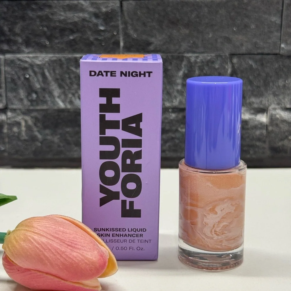 Youthforia Radiant Sunkissed Bronzer Liquid Skin Enhancer -in the shade radiant